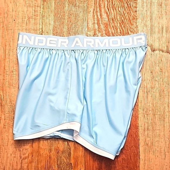 Under Armour women's shorts - Picture 3 of 3